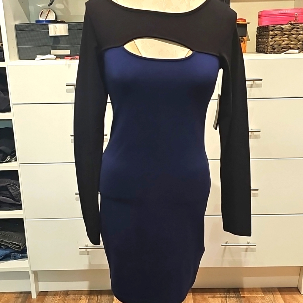 Guess key hole body con dress M
